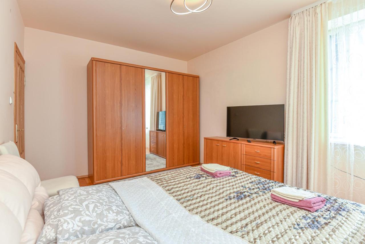 Medziotoju Apartment In Old City Palanga Ngoại thất bức ảnh